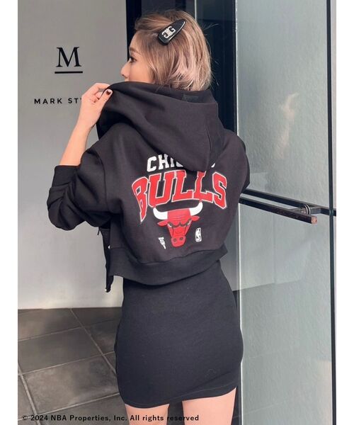 NBA（エヌビーエー）の「NBAショートスウェットパーカー（パーカー・レディース・グレー/オフホワイト/ブラック・FREE）」の2枚目の写真