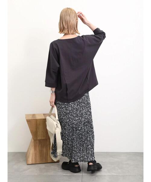 Samansa Mos2 blue(サマンサモスモスブルー)の「【シルキーコットン】ドルマンスリーブプルオーバー(Tシャツ/カットソー・レディース・オフホワイト/ブルー/チャコールグレー・F)」の15枚目の写真
