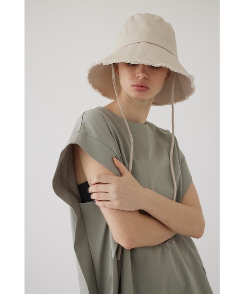 新品同様超美品♡リムアーク　ハイネックシャツ　グレー RIM.ARK（リムアーク）の「Back volume R-neck cut tops（T