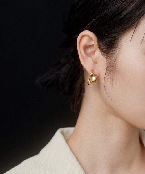 novice（ノーヴィス）の「【novice】Nuance Flat Hoop Pierce［Stainless］（ピアス（両耳用）・レディース・ゴールド/シルバー・FREE）」の4枚目の写真