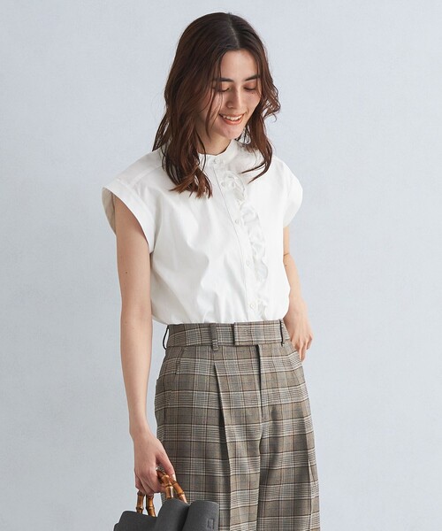 green label relaxing（グリーンレーベルリラクシング）の「フロント フリル フレンチスリーブ ブラウス 2（シャツ/ブラウス・レディース・ネイビー/ホワイト/ライトブルー・FREE）」の6枚目の写真