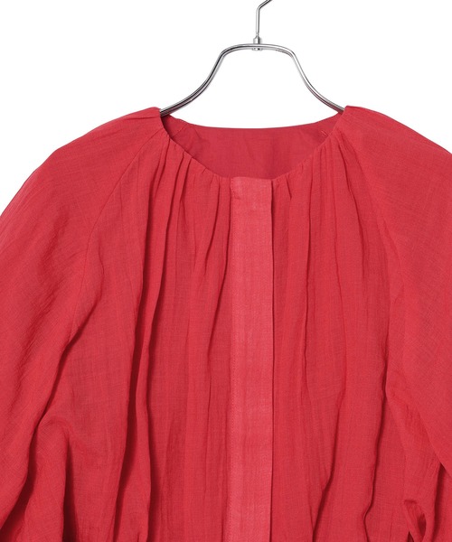 ADAM ET ROPE'（アダムエロペ）の「【サステナブル】バルーンスリーブブラウス（シャツ/ブラウス・レディース・ブラック/レッド/ホワイト・FREE）」の6枚目の写真