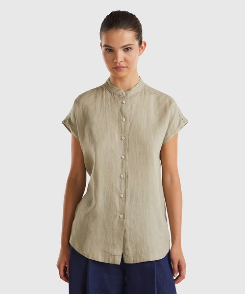 BENETTON (UNITED COLORS OF BENETTON)（ベネトンユナイテッドカラーズオブベネトン）の「リネン100％フレンチスリーブラウンドヘムバンドカラーシャツ・ブラウス（シャツ/ブラウス・レディース・ピンクベージュ/カーキ/ブラック・SMALL/X-SMALL/MEDIUM/XX-SMALL）」の3枚目の写真