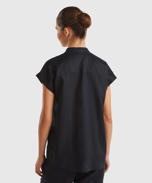 BENETTON (UNITED COLORS OF BENETTON)（ベネトンユナイテッドカラーズオブベネトン）の「リネン100％フレンチスリーブラウンドヘムバンドカラーシャツ・ブラウス（シャツ/ブラウス・レディース・ピンクベージュ/カーキ/ブラック・SMALL/X-SMALL/MEDIUM/XX-SMALL）」の5枚目の写真