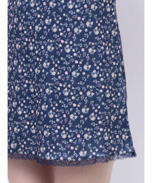 jouetie（ジュエティ）の「フラワーカットキャミワンピース（ワンピース・レディース・オフホワイト/ボルドー/ネイビー/ブラウン・MEDIUM）」の12枚目の写真