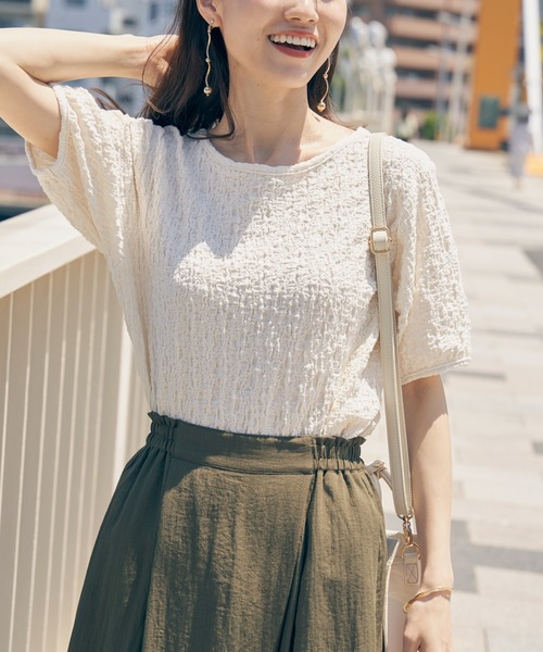 ikka(イッカ)の「フクレ半袖プルオーバー(Tシャツ/カットソー・レディース・ブラック/ライトベージュ/ブルー・M/L/S)」の3枚目の写真