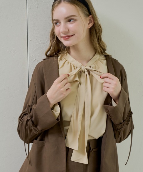 idem（イデム）の「bowtie ribbon frill blouse/ボウタイリボンフリルブラウス（シャツ/ブラウス・レディース・アイボリー/クリーム/ネイビー・FREE）」の7枚目の写真