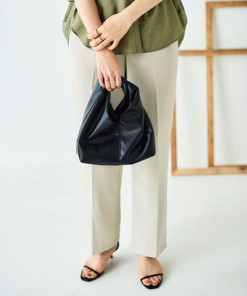 le.coeur blanc（ルクールブラン）の「ツイストハンドルミニバッグ（ハンドバッグ・レディース・ブラック/キャメル・FREE）」の6枚目の写真