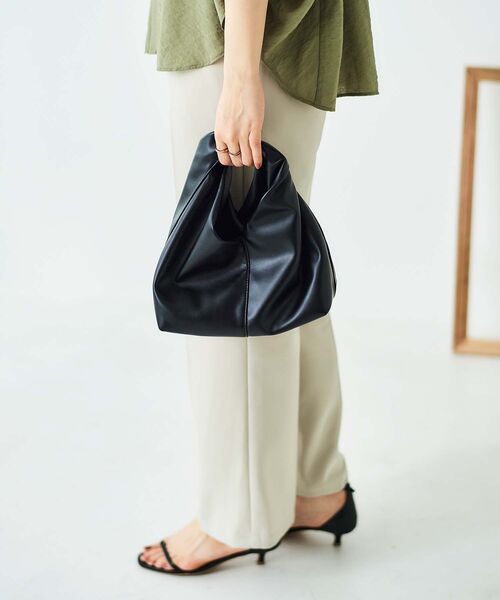 le.coeur blanc（ルクールブラン）の「ツイストハンドルミニバッグ（ハンドバッグ・レディース・ブラック/キャメル・FREE）」の7枚目の写真