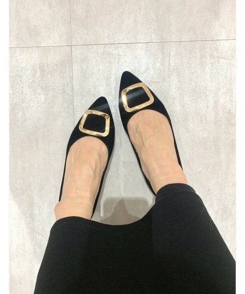 HIMIKO（ヒミコ）の「【HIMIKO】【WEB限定デザイン】ローヒールバックルパンプス/640004（パンプス・レディース・ブラック/アイボリー/ブラック系その他5/グレー・22.0cm/22.5cm/23.5cm/24.0cm/24.5cm/25.0cm/26.5cm/23.0cm/25.5cm/21.5cm/26.0cm）」の19枚目の写真