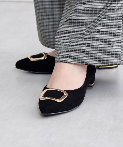 HIMIKO（ヒミコ）の「【HIMIKO】【WEB限定デザイン】ローヒールバックルパンプス/640004（パンプス・レディース・ブラック/アイボリー/ブラック系その他5/グレー・22.0cm/22.5cm/23.5cm/24.0cm/24.5cm/25.0cm/26.5cm/23.0cm/25.5cm/21.5cm/26.0cm）」の18枚目の写真