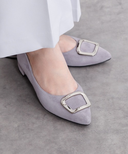 HIMIKO（ヒミコ）の「【HIMIKO】【WEB限定デザイン】ローヒールバックルパンプス/640004（パンプス・レディース・ブラック/アイボリー/ブラック系その他5/グレー・22.0cm/22.5cm/23.5cm/24.0cm/24.5cm/25.0cm/26.5cm/23.0cm/25.5cm/21.5cm/26.0cm）」の21枚目の写真