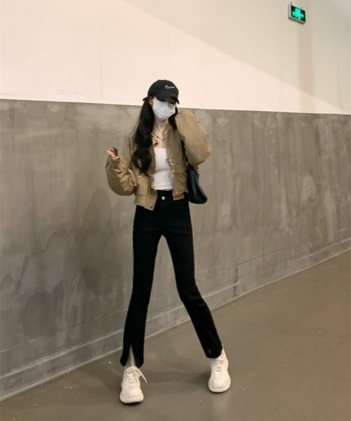 gossip!ロサンゼルス(ゴシップロサンゼルス)の「Y2Kヴィンテージスタイル ジッパーパッチワーク ショート丈ジャケット カジュアル スタジアムジャケット アワードジャケット(スタジャン・レディース・ブラック/カーキ・FREE)」の11枚目の写真