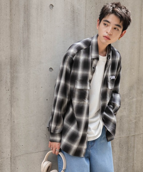 WEGO（ウィゴー）の「WEGO/オンブレチェックグラフィックシャツ（シャツ/ブラウス・メンズ・ブラック系その他2/ホワイト系その他2・LARGE/MEDIUM）」の3枚目の写真