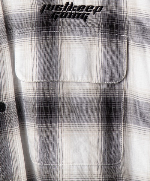 WEGO（ウィゴー）の「WEGO/オンブレチェックグラフィックシャツ（シャツ/ブラウス・メンズ・ブラック系その他2/ホワイト系その他2・LARGE/MEDIUM）」の19枚目の写真