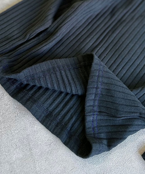 CALMIA(カルミア)の「裏起毛テレコハイネックトップス(Tシャツ/カットソー・キッズ・ブラック/ブラウン/ワインレッド/オフホワイト・100/110/90/150/140/130/120)」の7枚目の写真