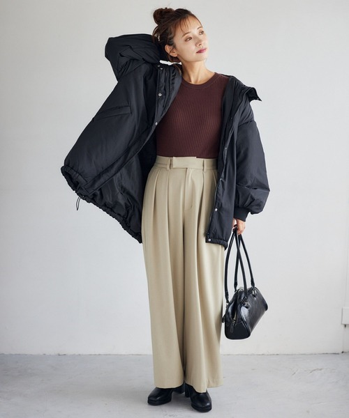 mysty woman（ミスティウーマン）の「【WEB限定】袖ボタンクルーネックニット　147762（ニット/セーター・レディース・ブラウン/ホワイト系その他/レッド/ピンク/グレイッシュブルー/グレー/オフホワイト/ブラック・FREE）」の16枚目の写真