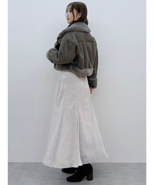 MERCURYDUO(マーキュリーデュオ)の「フェイクムートンボンバージャケット(ムートンコート・レディース・チャコールグレー/ライトグレー/ベージュ/アイボリー・MEDIUM/SMALL)」の10枚目の写真