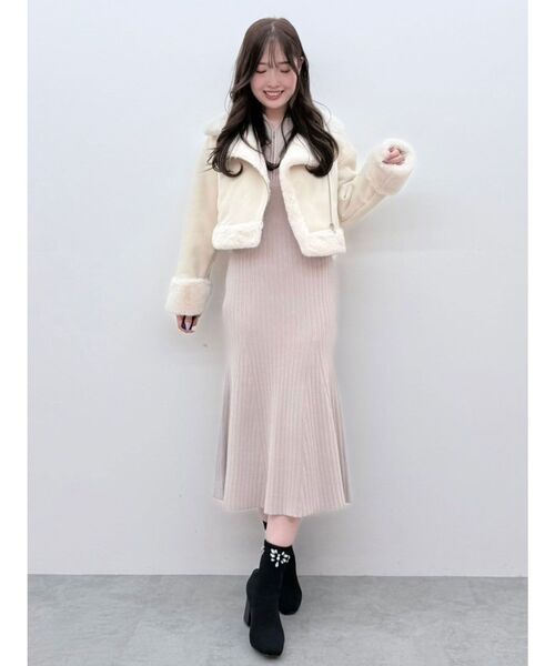 MERCURYDUO(マーキュリーデュオ)の「フェイクムートンボンバージャケット(ムートンコート・レディース・チャコールグレー/ライトグレー/ベージュ/アイボリー・MEDIUM/SMALL)」の11枚目の写真