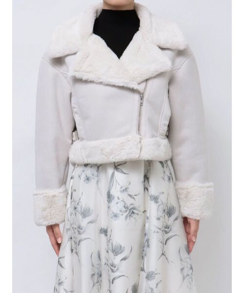 MERCURYDUO(マーキュリーデュオ)の「フェイクムートンボンバージャケット(ムートンコート・レディース・チャコールグレー/ライトグレー/ベージュ/アイボリー・MEDIUM/SMALL)」の22枚目の写真