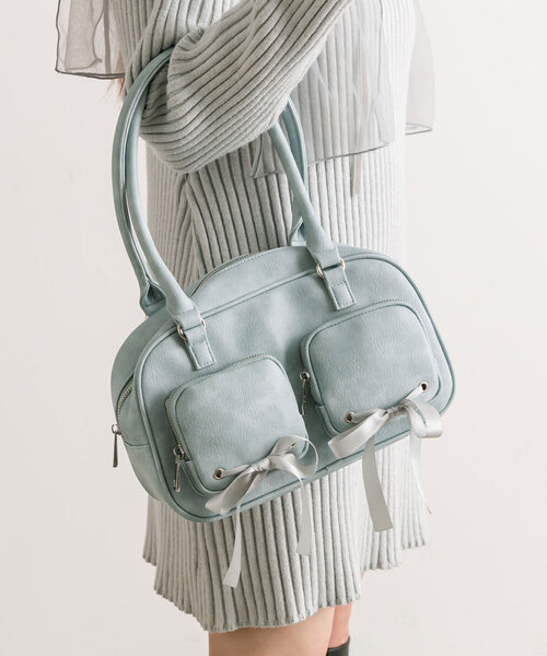 OLIVE des OLIVE（オリーブデオリーブ）の「サテンリボン付きボストンバッグ（ショルダーバッグ・レディース・ダークブラウン/ピンク/サックスブルー・FREE）」の11枚目の写真