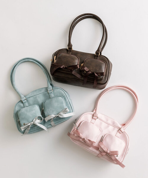 OLIVE des OLIVE（オリーブデオリーブ）の「サテンリボン付きボストンバッグ（ショルダーバッグ・レディース・ダークブラウン/ピンク/サックスブルー・FREE）」の14枚目の写真