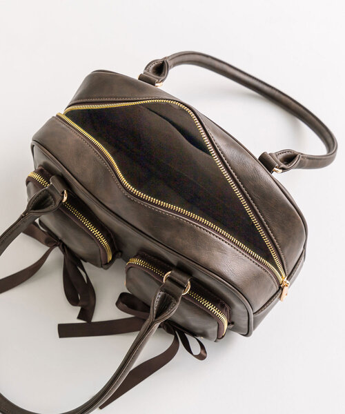 OLIVE des OLIVE（オリーブデオリーブ）の「サテンリボン付きボストンバッグ（ショルダーバッグ・レディース・ダークブラウン/ピンク/サックスブルー・FREE）」の22枚目の写真