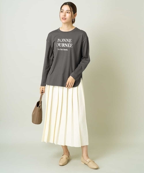 a.v.v(アーヴェヴェ)の「箔ロゴロンT(Tシャツ/カットソー・レディース・ホワイト/チャコールグレー・36/38/42/40/34)」の10枚目の写真