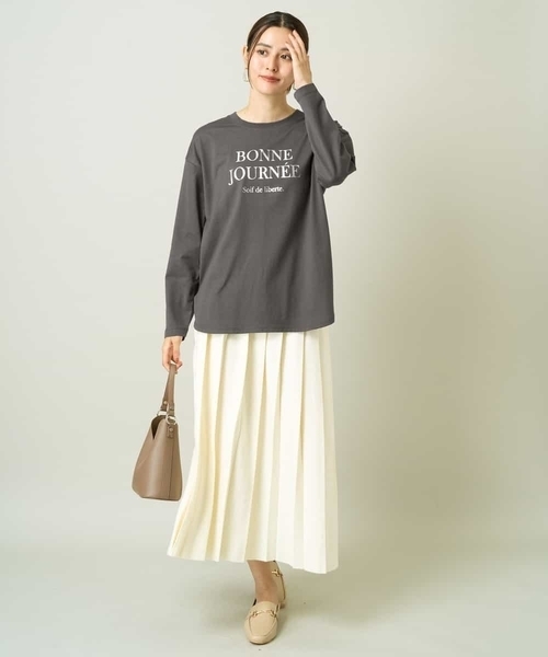 a.v.v(アーヴェヴェ)の「箔ロゴロンT(Tシャツ/カットソー・レディース・ホワイト/チャコールグレー・36/38/42/40/34)」の12枚目の写真