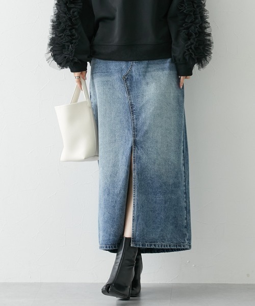 nissen（ニッセン）の「フロントスリットデニムスカート（スカート・レディース・ネイビー/ブルー・LL/S/M/L）」の2枚目の写真