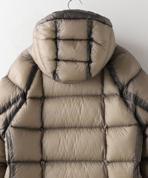 C.P. COMPANY(シーピーカンパニー)の「【C.P. Company / シーピーカンパニー】MEDIUM JACKET IN DD SHELL(ダウンジャケット/コート・メンズ・ブラック・MEDIUM)」の4枚目の写真