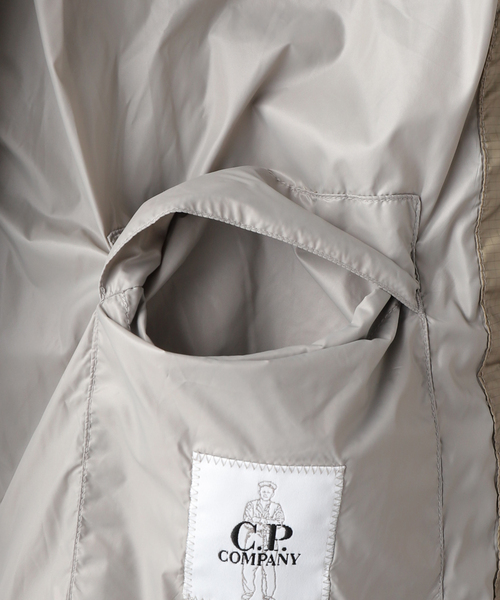 C.P. COMPANY(シーピーカンパニー)の「【C.P. Company / シーピーカンパニー】MEDIUM JACKET IN DD SHELL(ダウンジャケット/コート・メンズ・ブラック・MEDIUM)」の16枚目の写真