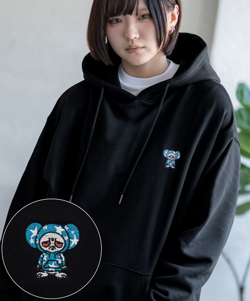 SIDEWAY STANCE（サイドウェイスタンス）の「【SIDEWAY STANCE】オリジナル ワンポイント刺しゅう スウェットプルパーカー（パーカー・メンズ・ブラック系/ライトグレー/ライトグレー系/ネイビー/ブラック/ネイビー系/ブラック系1/ネイビー系1/グレー系1・LARGE/SMALL/X-LARGE/MEDIUM）」の3枚目の写真