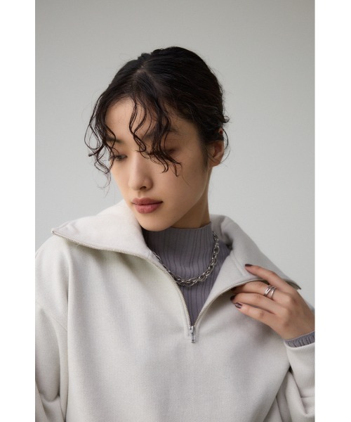 AZUL by moussy(アズールバイマウジー)の「ラメウラケハーフジップトップス(スウェット・レディース・アイボリー/ブラック/杢グレー・FREE)」の15枚目の写真