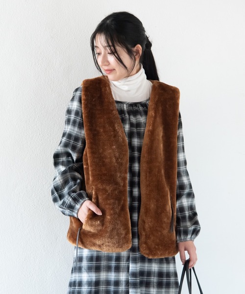 LOSUCA(ロスカ)の「ヒマワリオイル加工タートルネック / ナチュラル フレンチ 大人カジュアル ベーシック シティガール(Tシャツ/カットソー・レディース・ブラック/オフホワイト/チャコールグレー・FREE)」の11枚目の写真