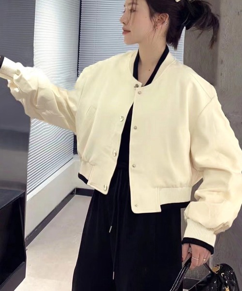 Miniministore(ミニミニストア)の「ライトクロップドブルゾンレディース韓国風(ブルゾン・レディース・アイボリー/ブラック/ピンク・FREE)」の2枚目の写真
