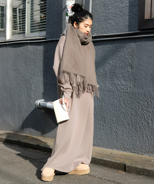 THROW(スロー)の「【THROW/スロー】別注シャギーカラーストール(バンダナ/スカーフ・レディース・モカ・FREE)」の4枚目の写真