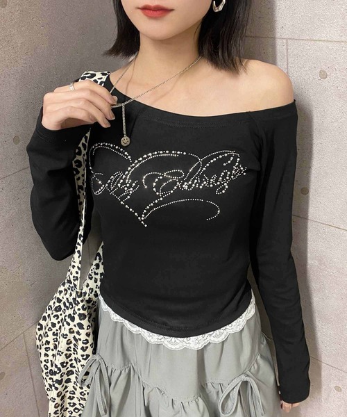 NANEA(ナネア)の「ラインストーンロゴワンショルダートップス(Tシャツ/カットソー・レディース・ブラック/ベージュ・SMALL/MEDIUM/LARGE)」の6枚目の写真