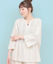 ふんわりフリル袖とカットワーク刺繍がとても可愛いプルオーバーシャツ ふんわりフリル袖とカットワーク刺繍がとても可愛いプルオーバー