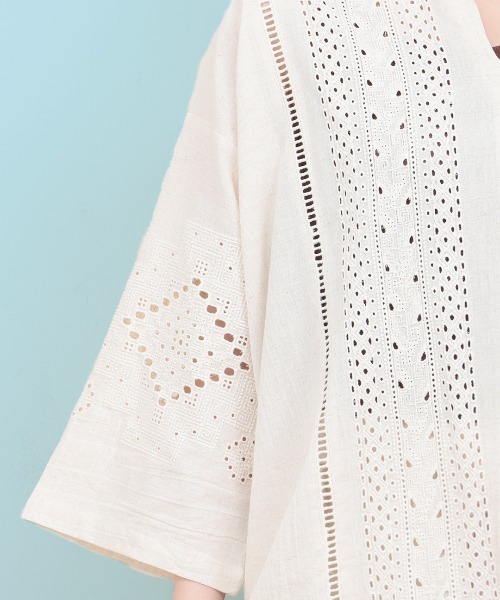 チチカカ（チチカカ）の「Rico カットワーク刺繍プルオーバー（シャツ/ブラウス・レディース・ナチュラル/ボルドー/グリーン・FREE）」の5枚目の写真