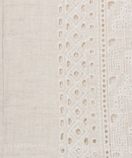 チチカカ（チチカカ）の「Rico カットワーク刺繍プルオーバー（シャツ/ブラウス・レディース・ナチュラル/ボルドー/グリーン・FREE）」の17枚目の写真