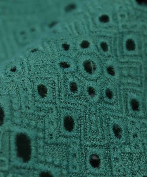 チチカカ（チチカカ）の「Rico カットワーク刺繍プルオーバー（シャツ/ブラウス・レディース・ナチュラル/ボルドー/グリーン・FREE）」の20枚目の写真