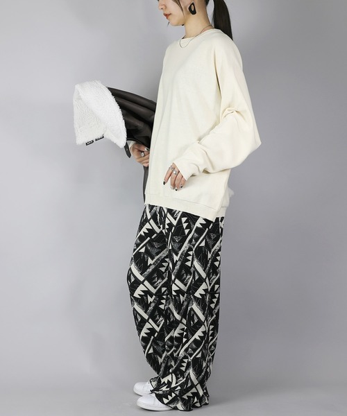 and it_(アンドイット)の「ドルマンスリーブコットンニット(ニット/セーター・レディース・モカ/杢グレー/ブルー/アイボリー/ブラック・FREE)」の8枚目の写真