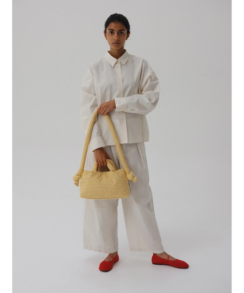 OLEND（オレンド）の「OLEND MINIONA SOFT BAG（ハンドバッグ・レディース・ブルー/スモークグレー/ライトイエロー/オレンジ系その他/ブラック/ライトグリーン/ベージュ/ライトパープル/ピンク系その他/ライトピンク/ローズ/イエロー系その他/グリーン系その他7/レッド系その他/ピンク・FREE）」の17枚目の写真