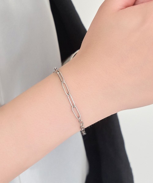 Phoebe（フィービィー）の「【金属アレルギー対応/ユニセックス】チャンキーミックスチェーンブレスレット/サージカルステンレス/全長:16.5cm+4cmシンプルチェーン（ブレスレット・レディース・シルバー/イエローゴールド・FREE）」の2枚目の写真