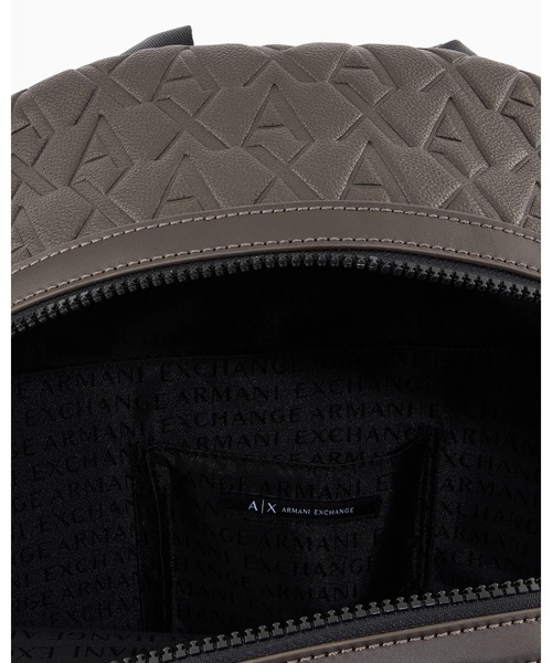 ARMANI EXCHANGE(アルマーニエクスチェンジ)の「【A|X アルマーニ エクスチェンジ】オールオーバーエンボスロゴ バックパック(EC限定カラー含)(バックパック/リュック・メンズ・ブラック/ブラウン/ホワイト・FREE)」の8枚目の写真