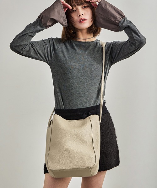 Fashion Letter（ファッションレター）の「フェイクレザー スクエアショルダーバッグ（ショルダーバッグ・レディース・ベージュ/ブラック・FREE）」の17枚目の写真