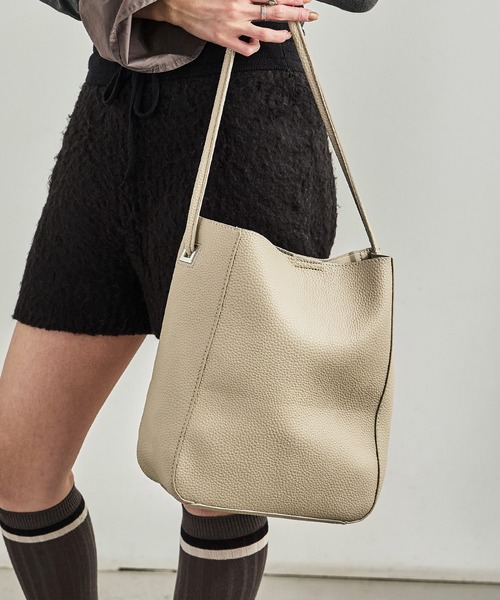 Fashion Letter（ファッションレター）の「フェイクレザー スクエアショルダーバッグ（ショルダーバッグ・レディース・ベージュ/ブラック・FREE）」の13枚目の写真