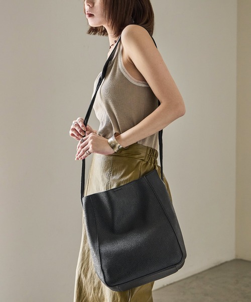 Fashion Letter（ファッションレター）の「フェイクレザー スクエアショルダーバッグ（ショルダーバッグ・レディース・ベージュ/ブラック・FREE）」の10枚目の写真