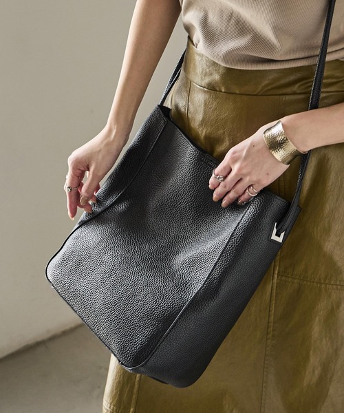 Fashion Letter（ファッションレター）の「フェイクレザー スクエアショルダーバッグ（ショルダーバッグ・レディース・ベージュ/ブラック・FREE）」の8枚目の写真